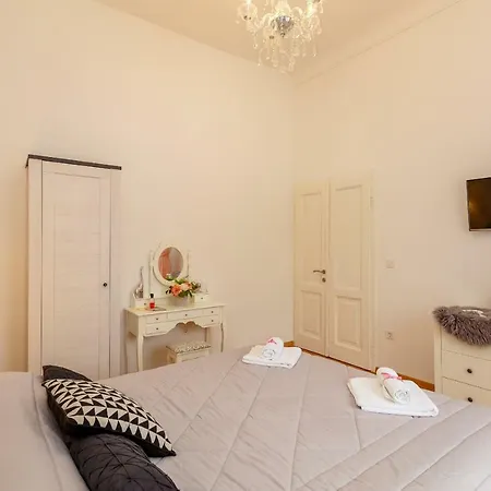 Apartmán Kamino Old Town *